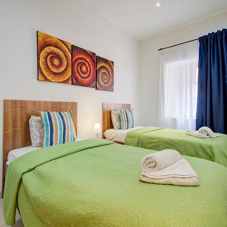 St Julians 2 Bedroom Apartment With Commanding Seaviews By Shortletsmalta St. Julian's Exterior foto