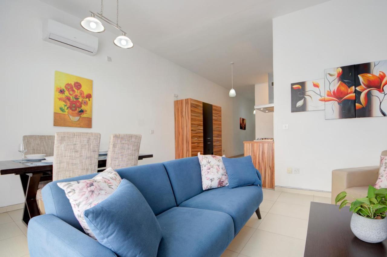 St Julians 2 Bedroom Apartment With Commanding Seaviews By Shortletsmalta St. Julian's Exterior foto