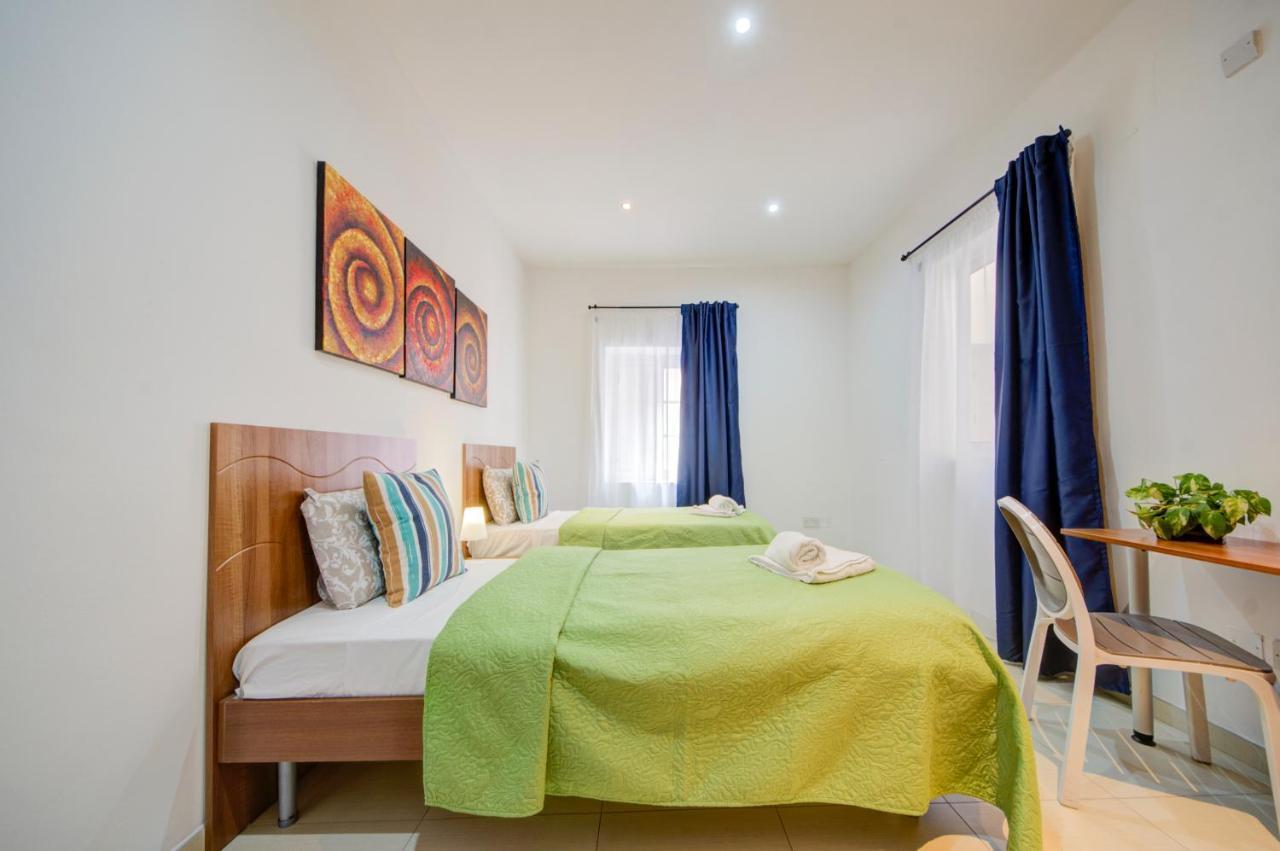 St Julians 2 Bedroom Apartment With Commanding Seaviews By Shortletsmalta St. Julian's Exterior foto