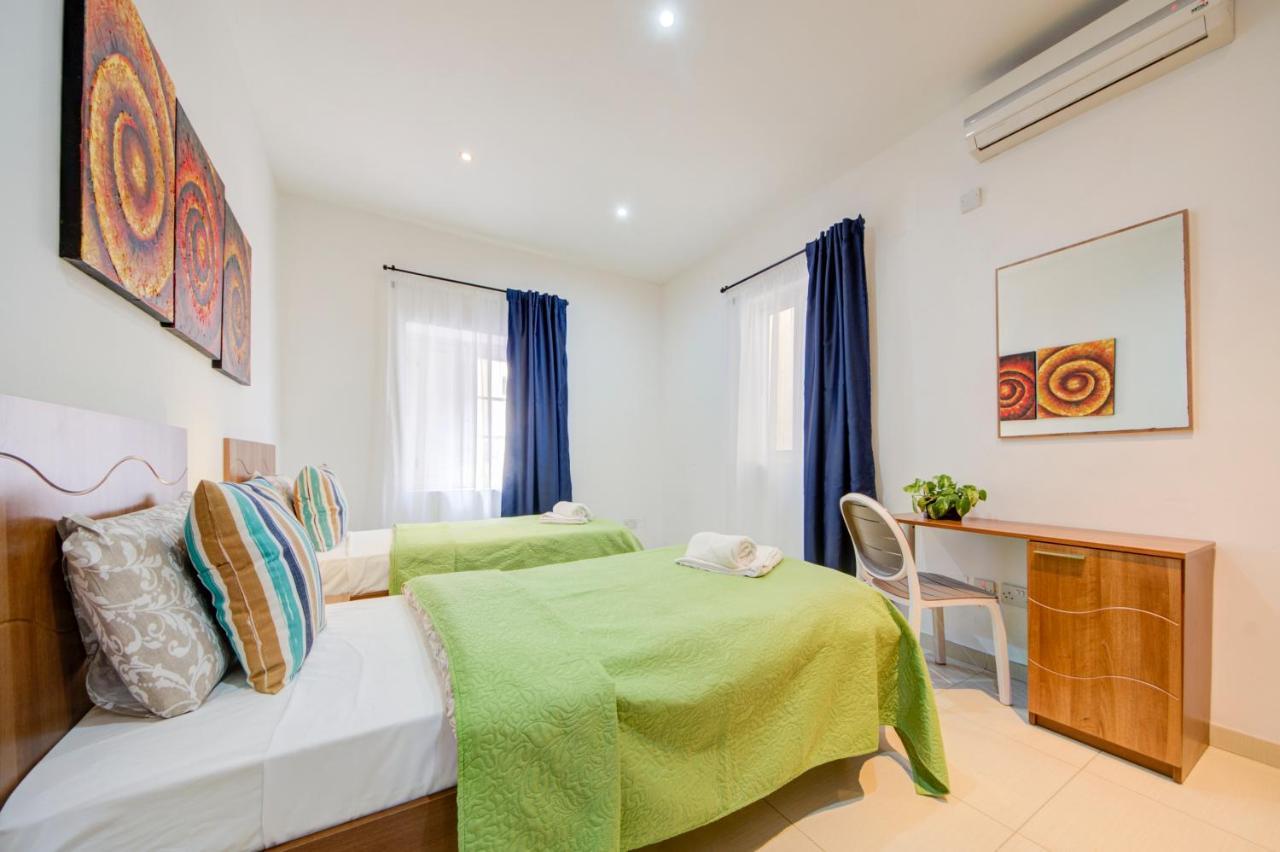 St Julians 2 Bedroom Apartment With Commanding Seaviews By Shortletsmalta St. Julian's Exterior foto